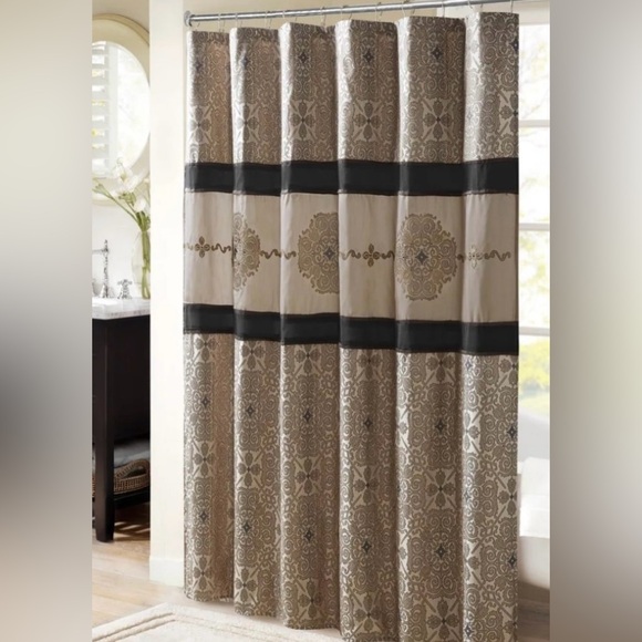 Madison Park Other - Madison Park Blaine Embroidered Shower Curtain 72x72